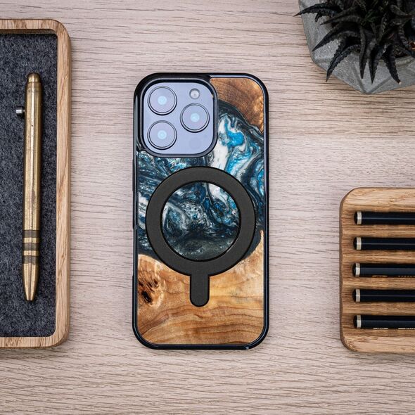 Bewood Unique case for iPhone 16 Pro 6,3&quot; Planets Earth with MagSafe 5906306017405