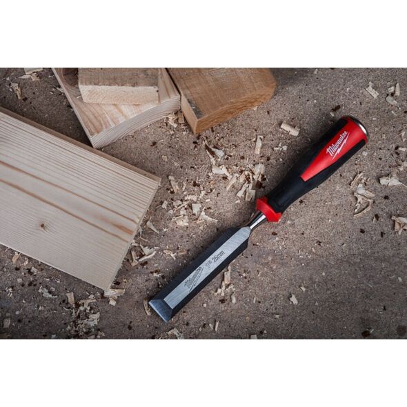 Sourcing MILWAUKEE WOOD CHISEL 25mm WITH CHAMFERED EDGE