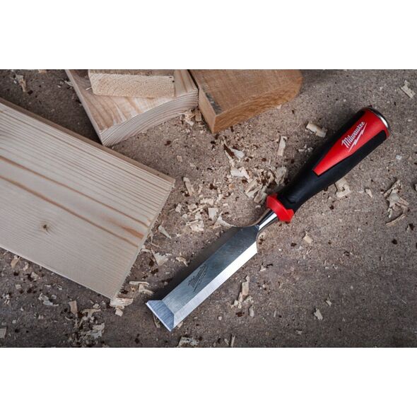 Sourcing MILWAUKEE WOOD CHISEL 32mm WITH CHAMFERED EDGE